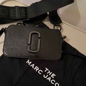 LIKE NEW! Marc Jacobs The Snapshot